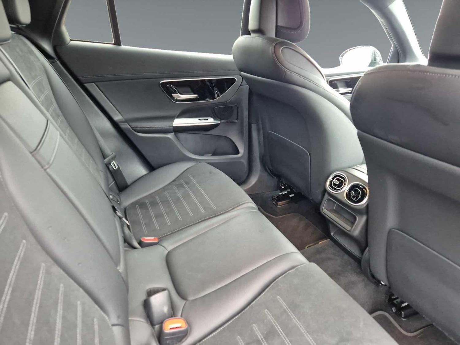 Used Mercedes-Benz GLC 2024 for sale - 76456689: Photo 16