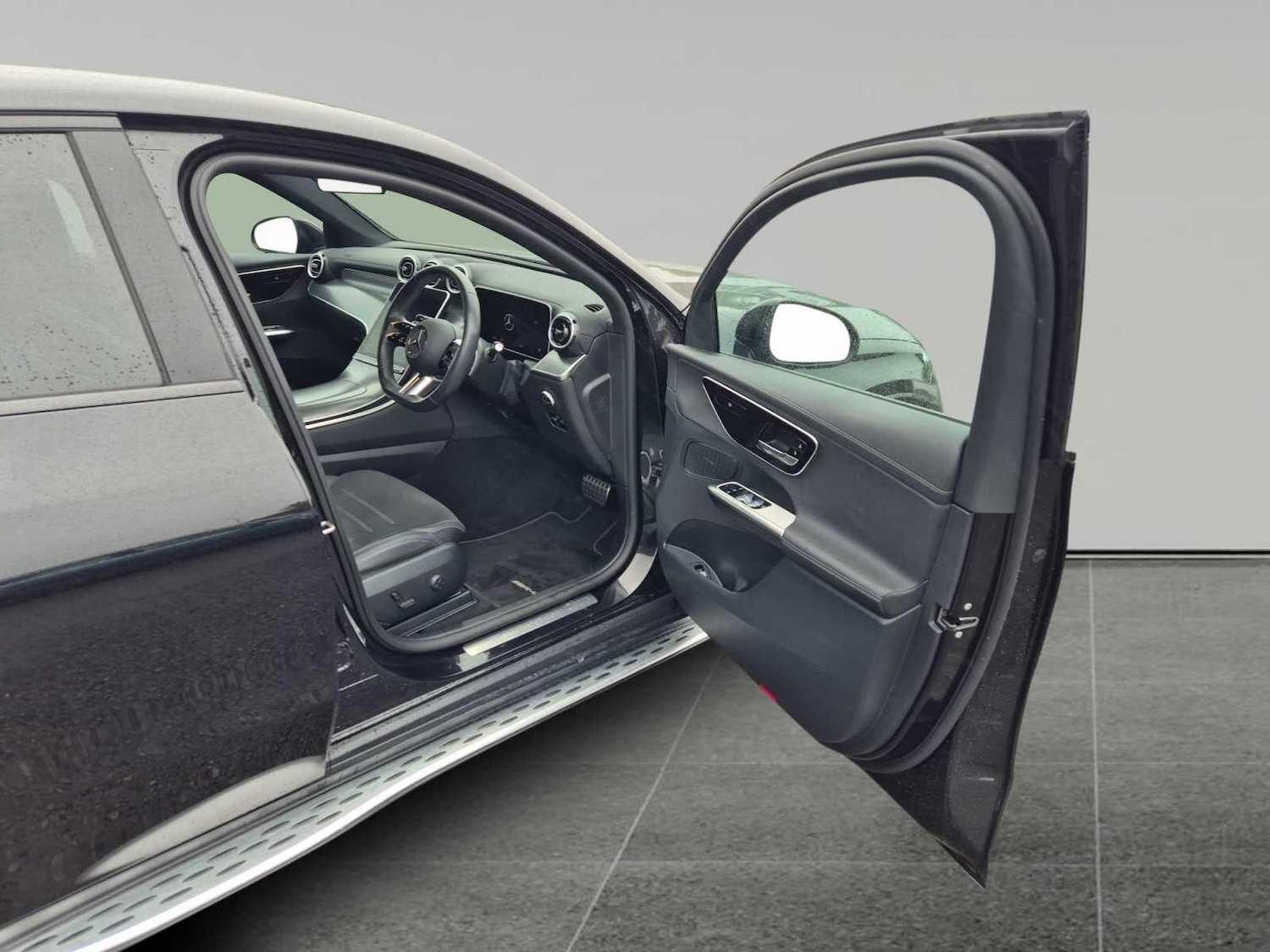 Used Mercedes-Benz GLC 2024 for sale - 76456689: Photo 17