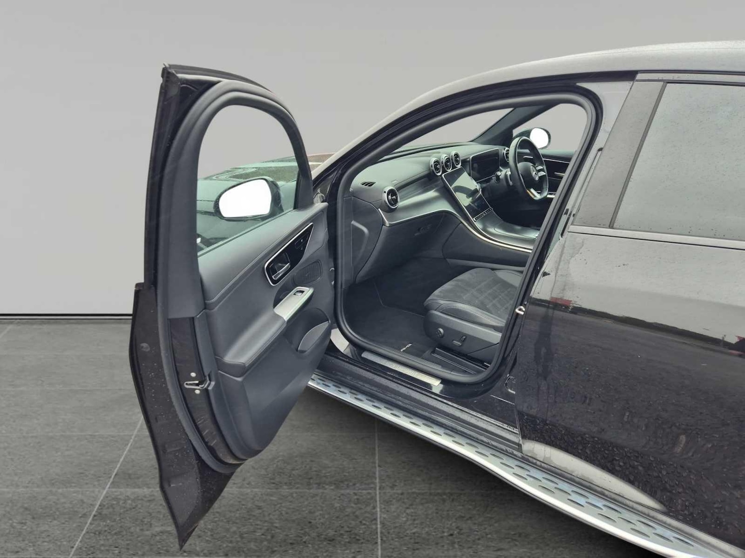 Used Mercedes-Benz GLC 2024 for sale - 76456689: Photo 9