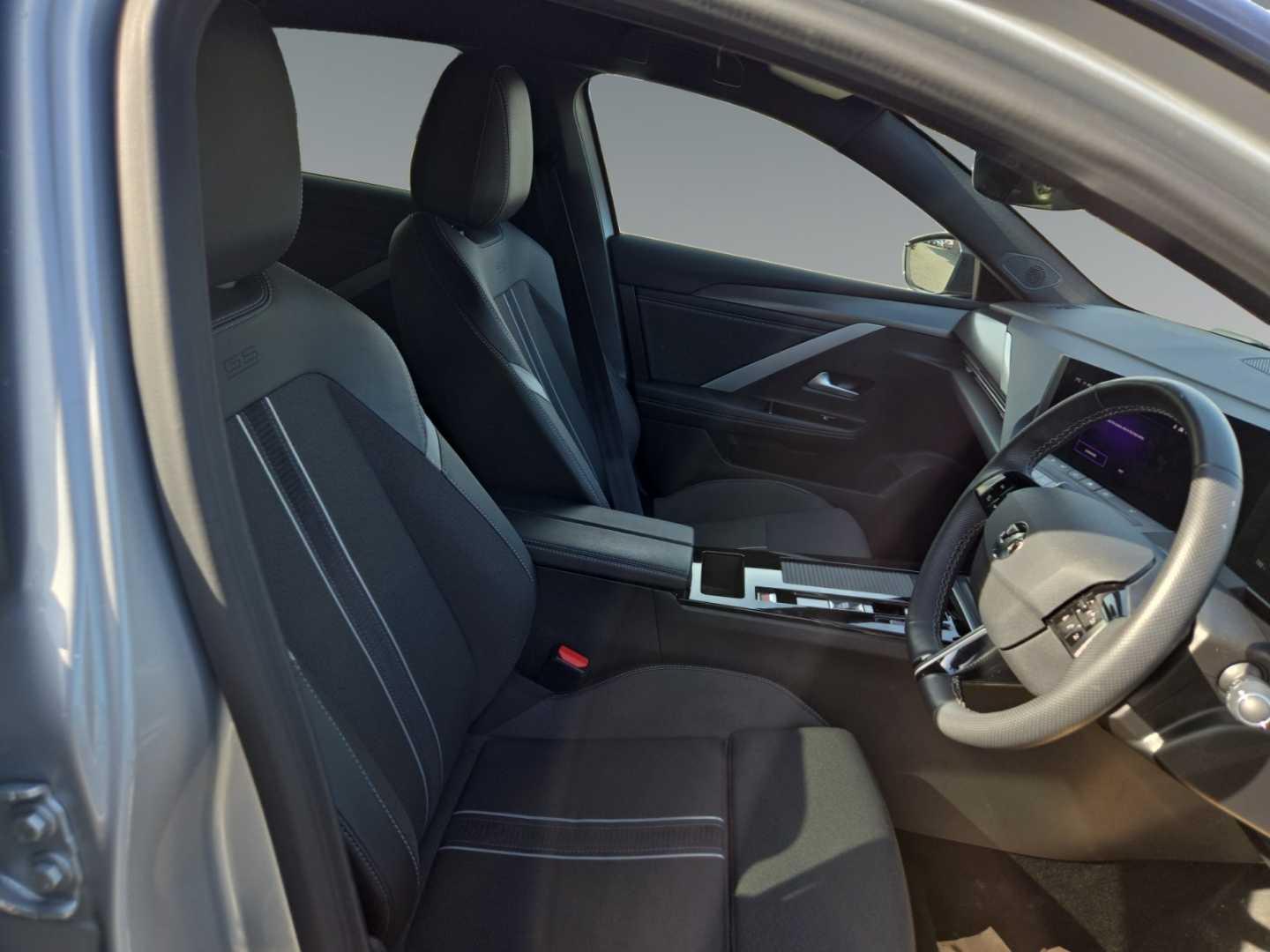 Used Vauxhall Astra 2024 for sale - 76996732: Photo 9