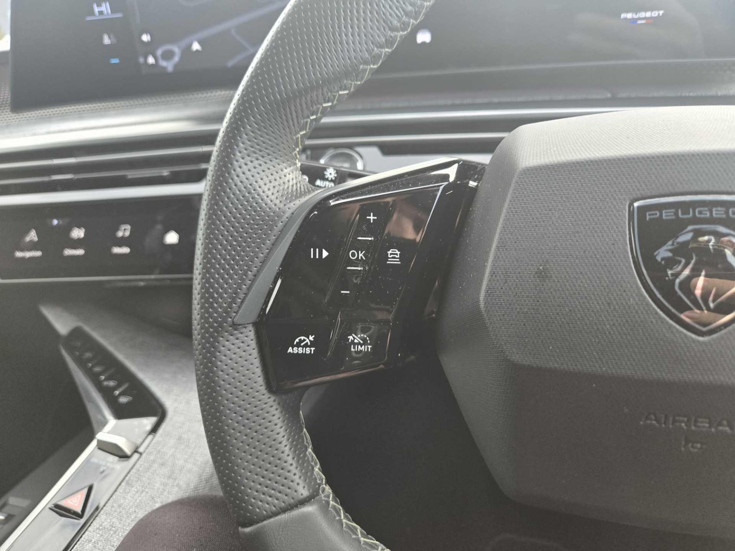 Used Peugeot 3008 2024 for sale - 76997632: Photo 29