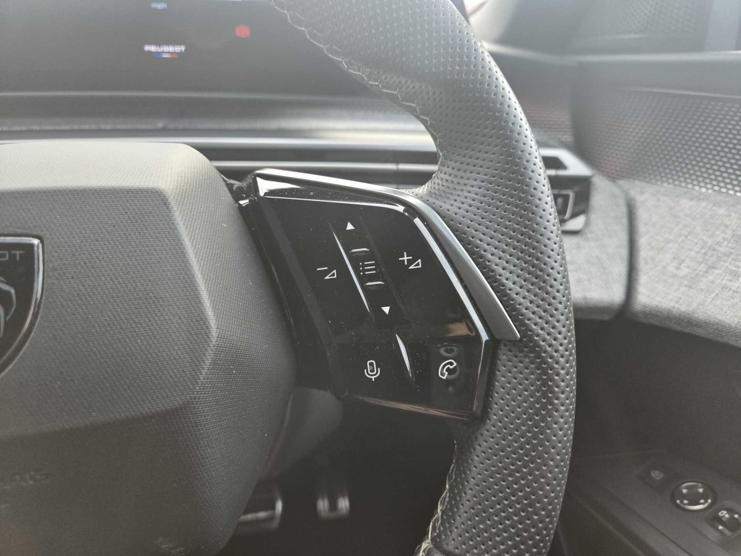 Used Peugeot 3008 2024 for sale - 76997632: Photo 31