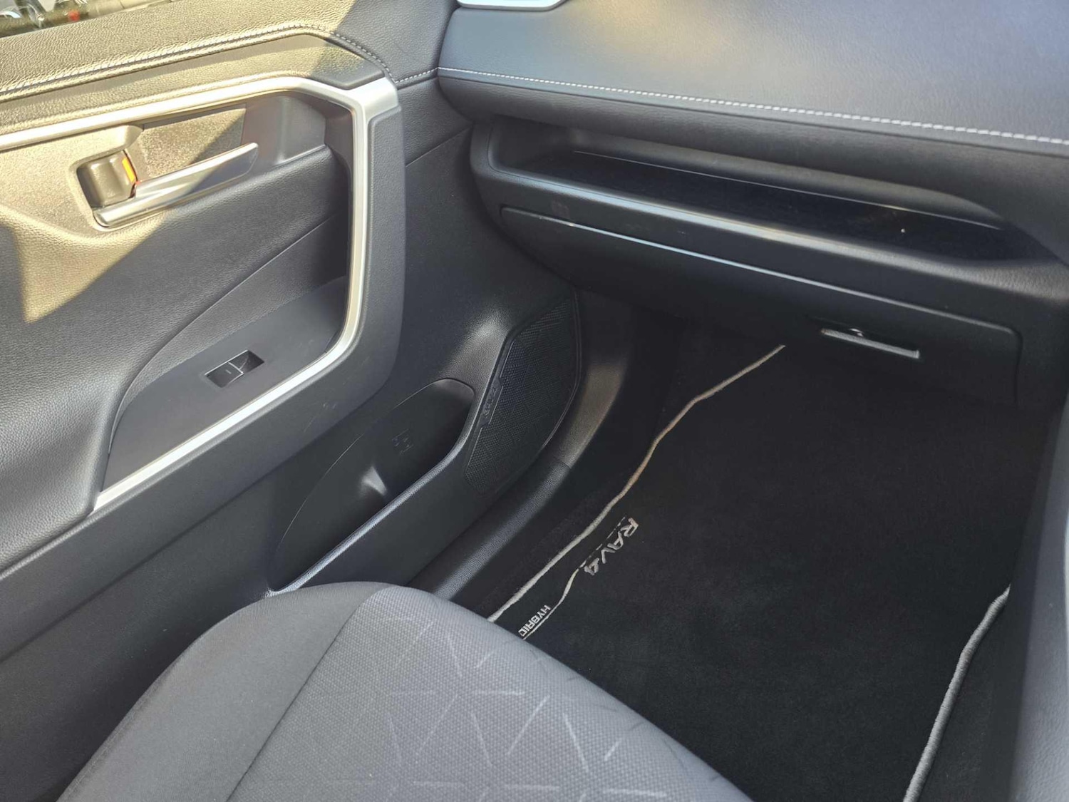 Used Toyota RAV4 for sale - 76997359: Photo 28