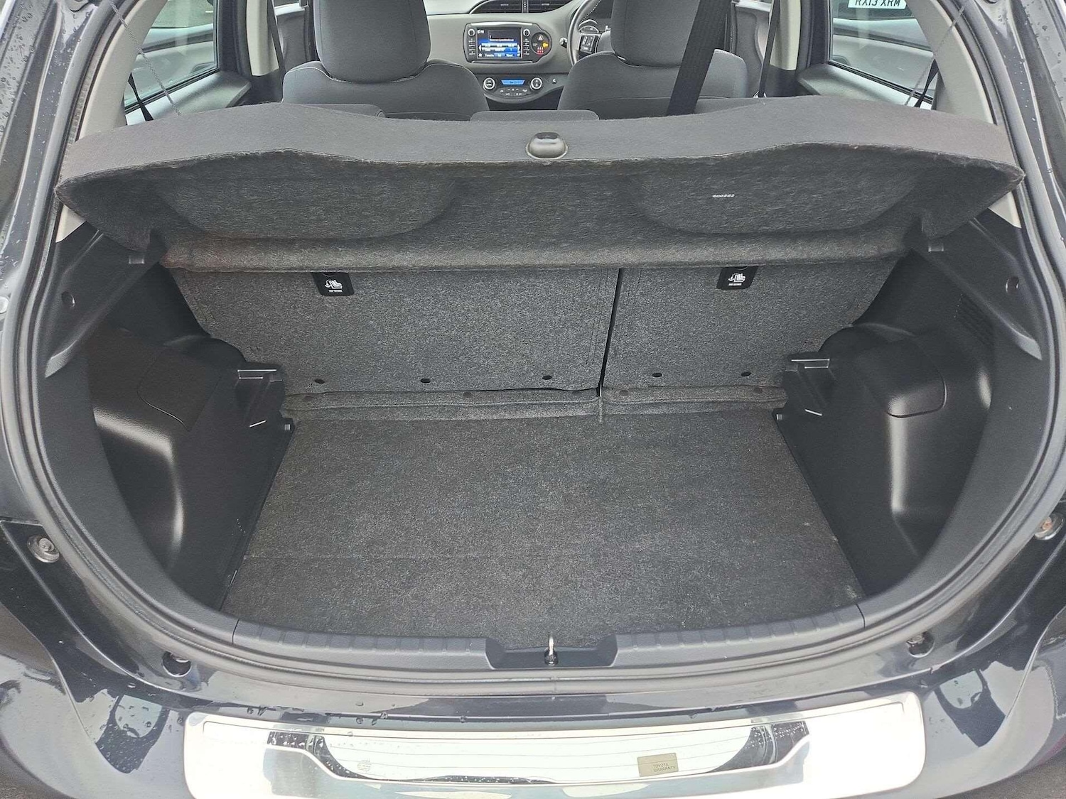 Used Toyota Yaris 2018 for sale - 77091203: Photo 10