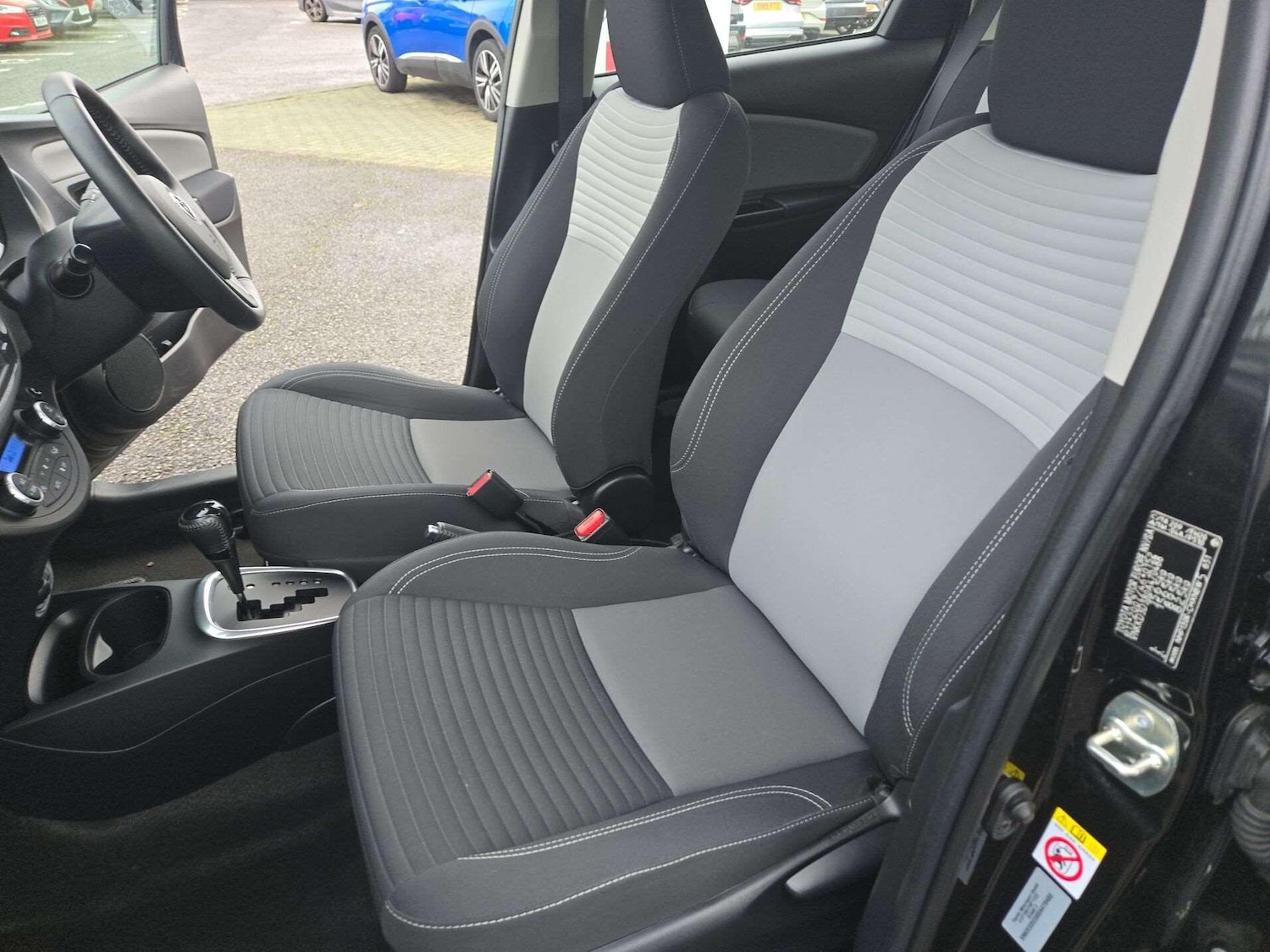 Used Toyota Yaris 2018 for sale - 77091203: Photo 15