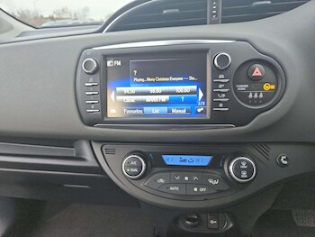 Used Toyota Yaris 2018 for sale - 77091203: Photo