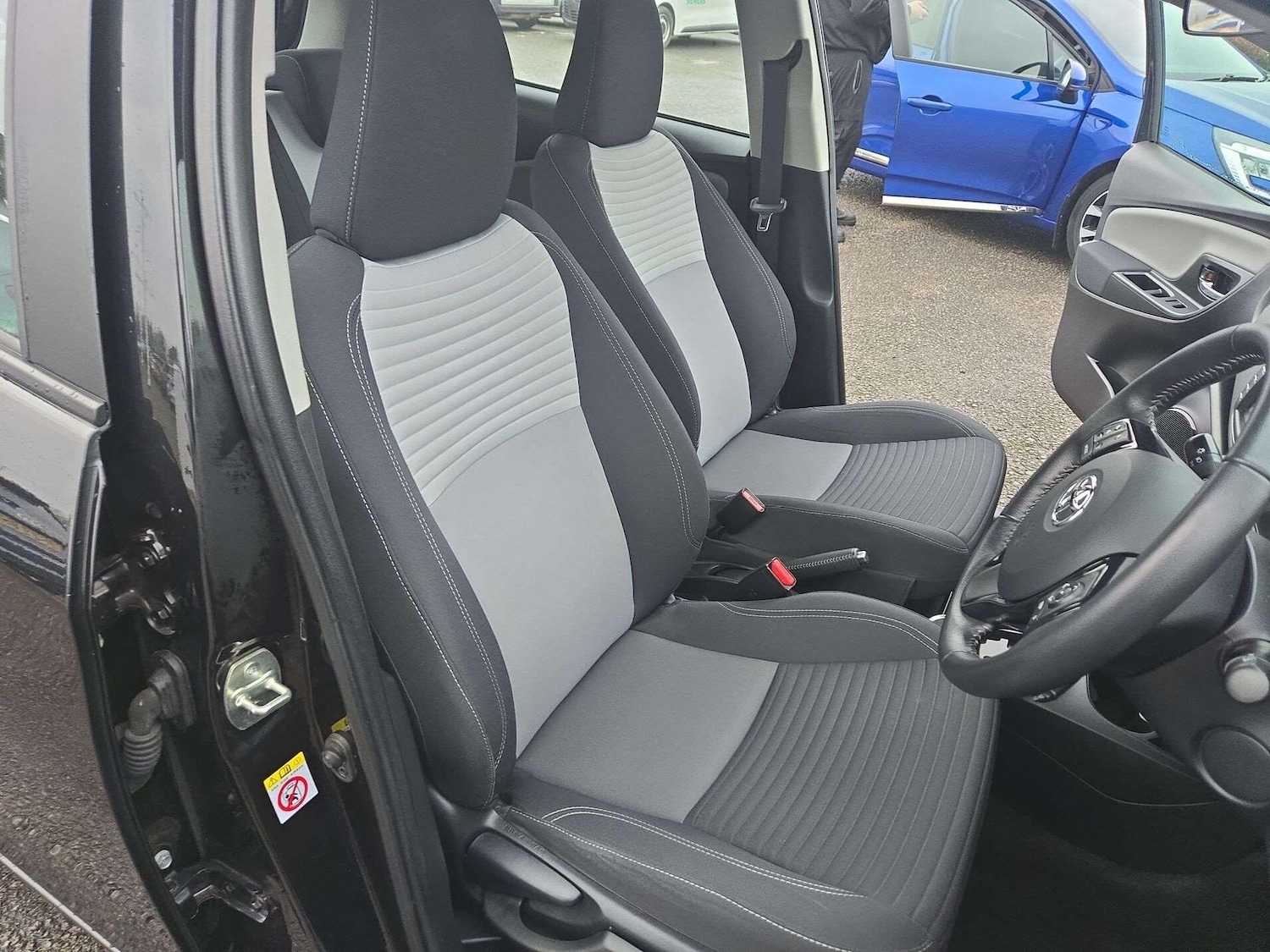 Used Toyota Yaris 2018 for sale - 77091203: Photo 5