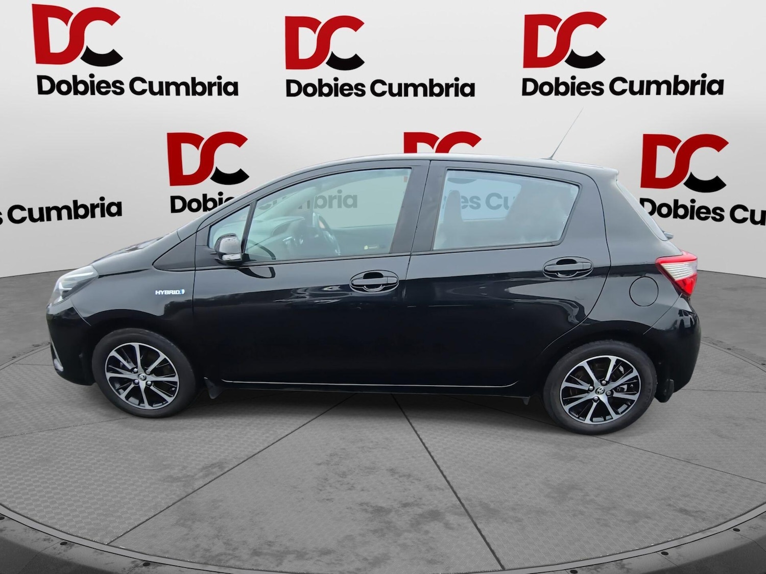 Used Toyota Yaris 2018 for sale - 77091203: Photo 53