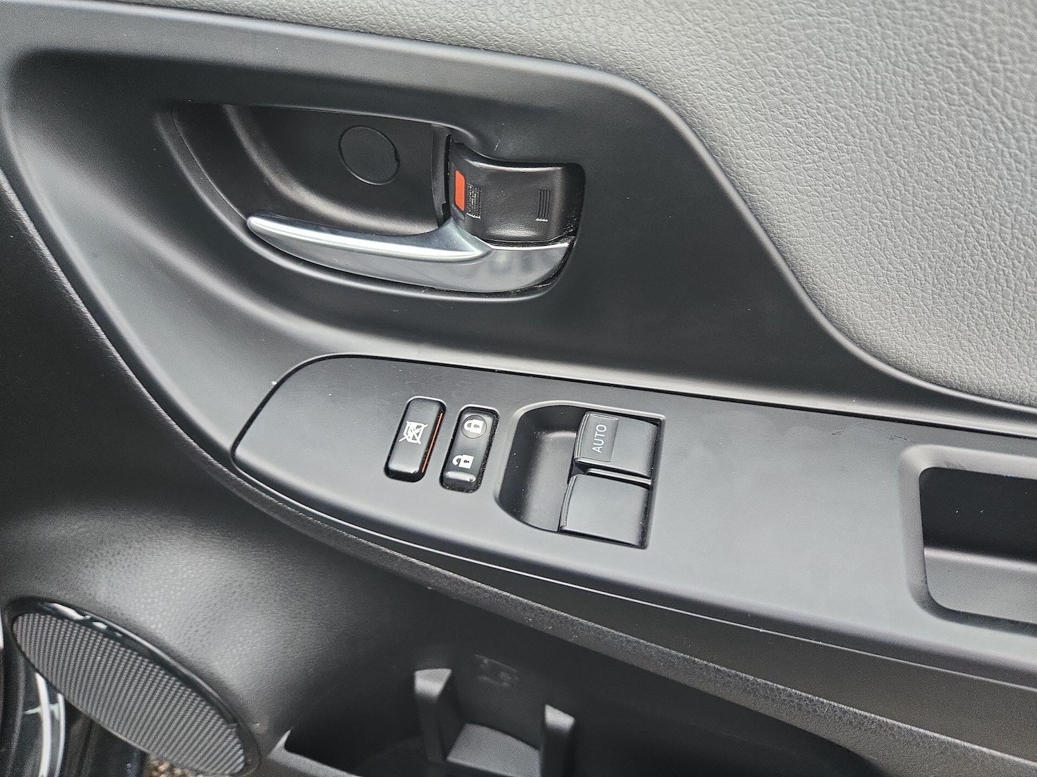 Used Toyota Yaris 2018 for sale - 77091203: Photo 69