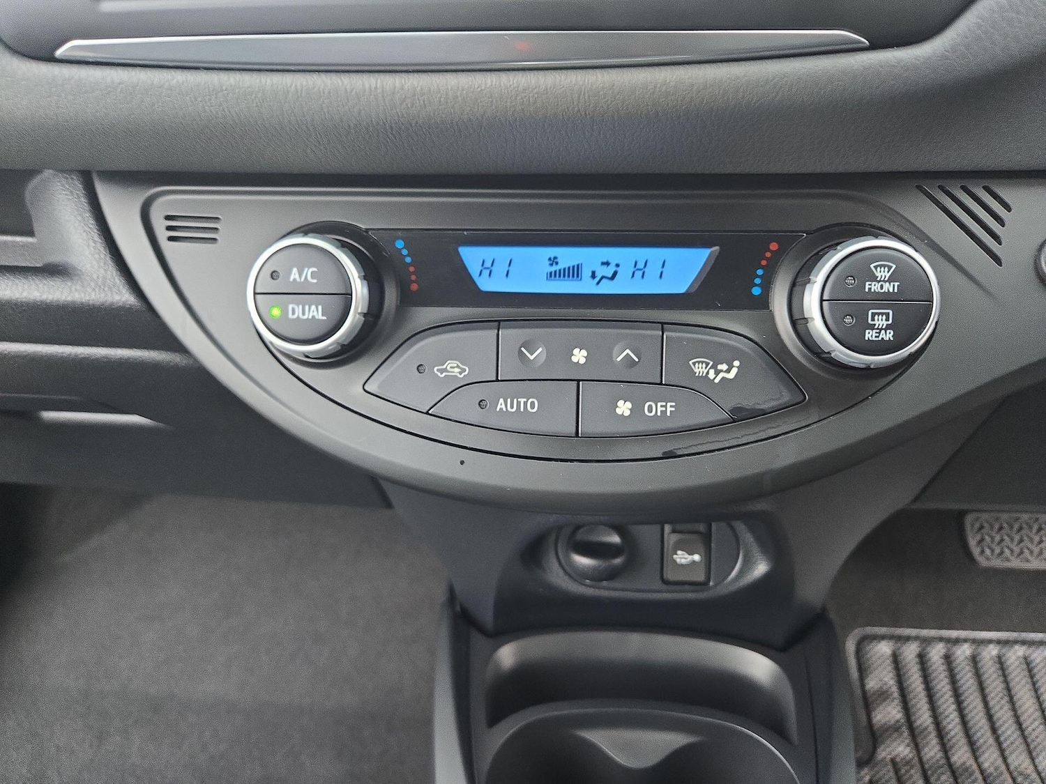 Used Toyota Yaris 2018 for sale - 77091203: Photo 77