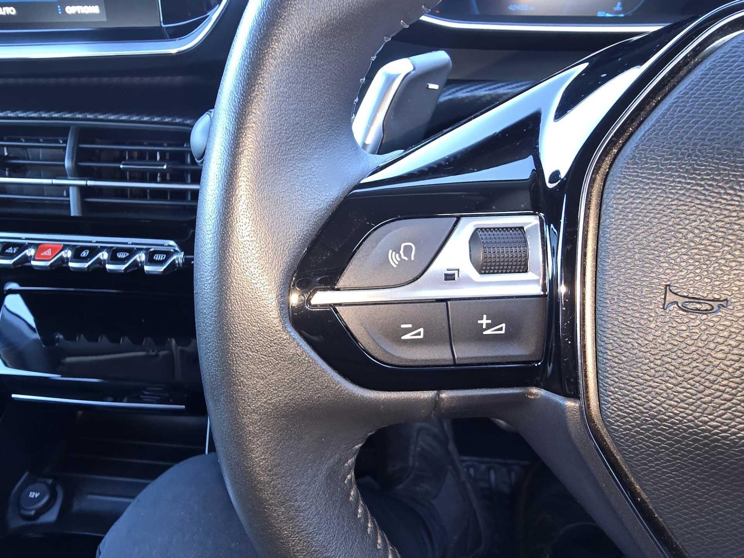 Used Peugeot 208 for sale - 76996542: Photo 28