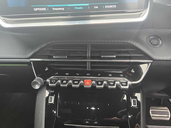 Used Peugeot 208 2021 for sale - 76099182: Photo 27