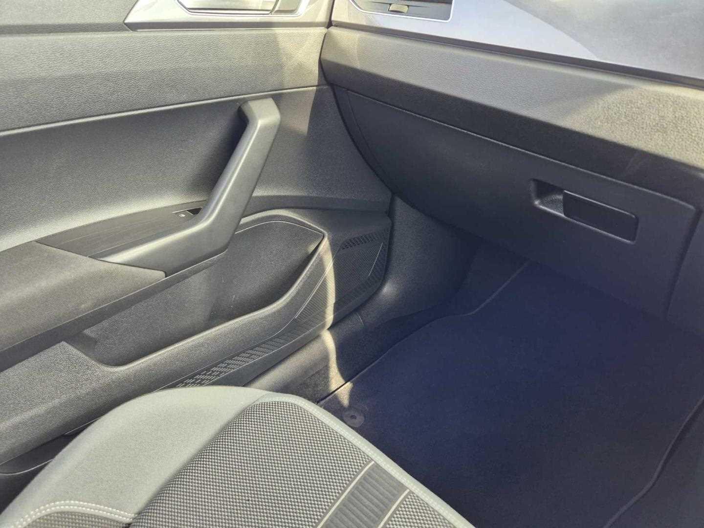 Used Volkswagen Polo 2023 for sale - 76987875: Photo 34