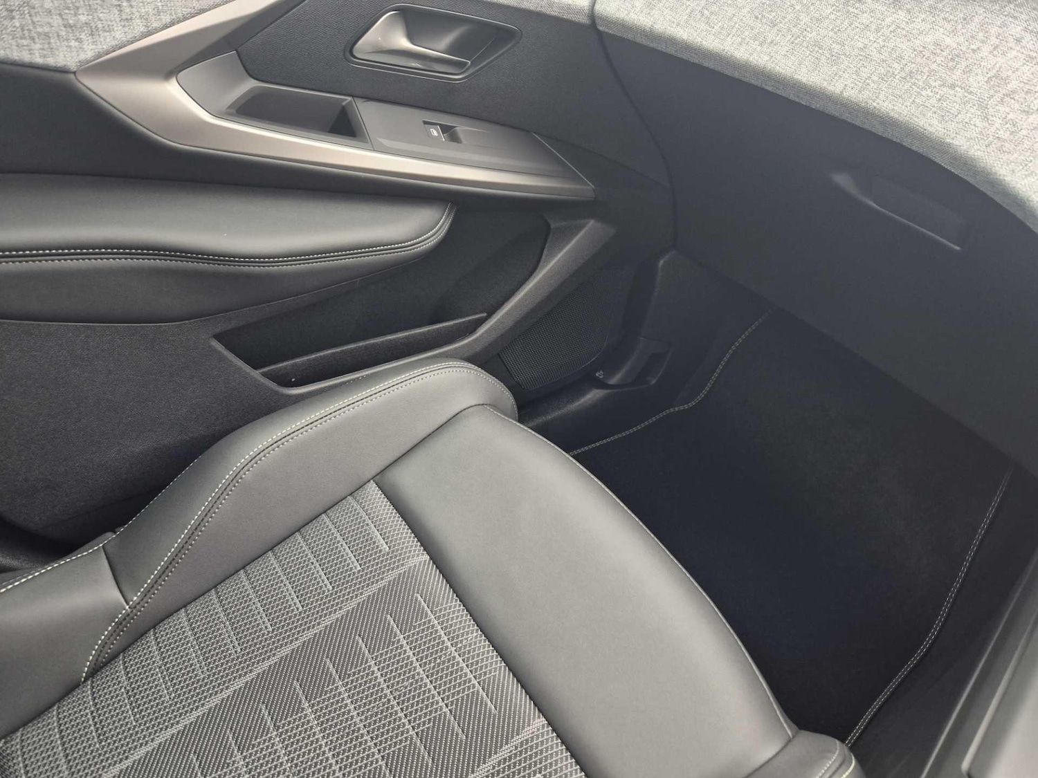 Used Peugeot 5008 2025 for sale - 77144690: Photo 31