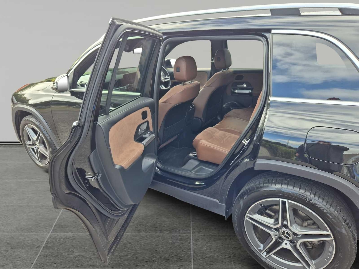 Used Mercedes-Benz GLB 2024 for sale - 76990115: Photo 12