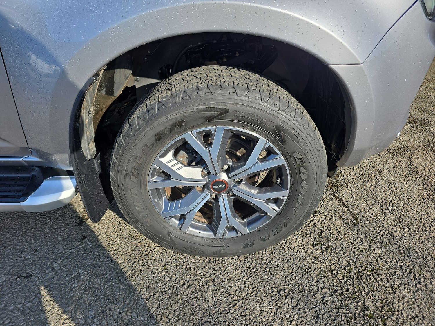 Used Isuzu D-Max 2023 for sale - 77882309: Photo 2