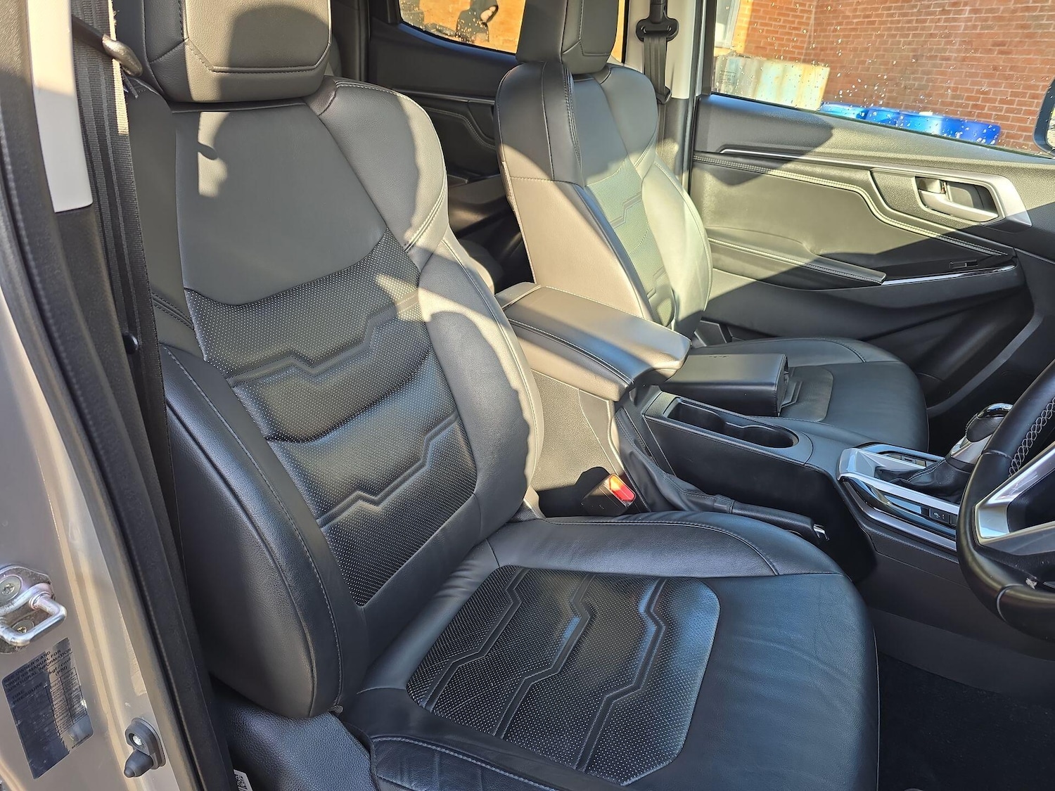 Used Isuzu D-Max 2023 for sale - 77882309: Photo 3