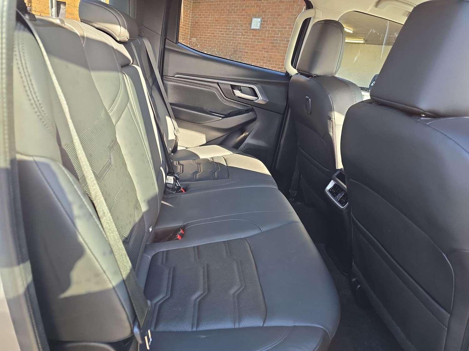 Used Isuzu D-Max 2023 for sale - 77882309: Photo 5