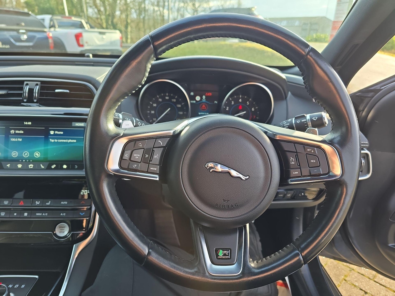 Used Jaguar XE 2018 for sale - 77455057: Photo 3