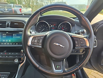 Used Jaguar XE 2018 for sale - 77455057: Photo