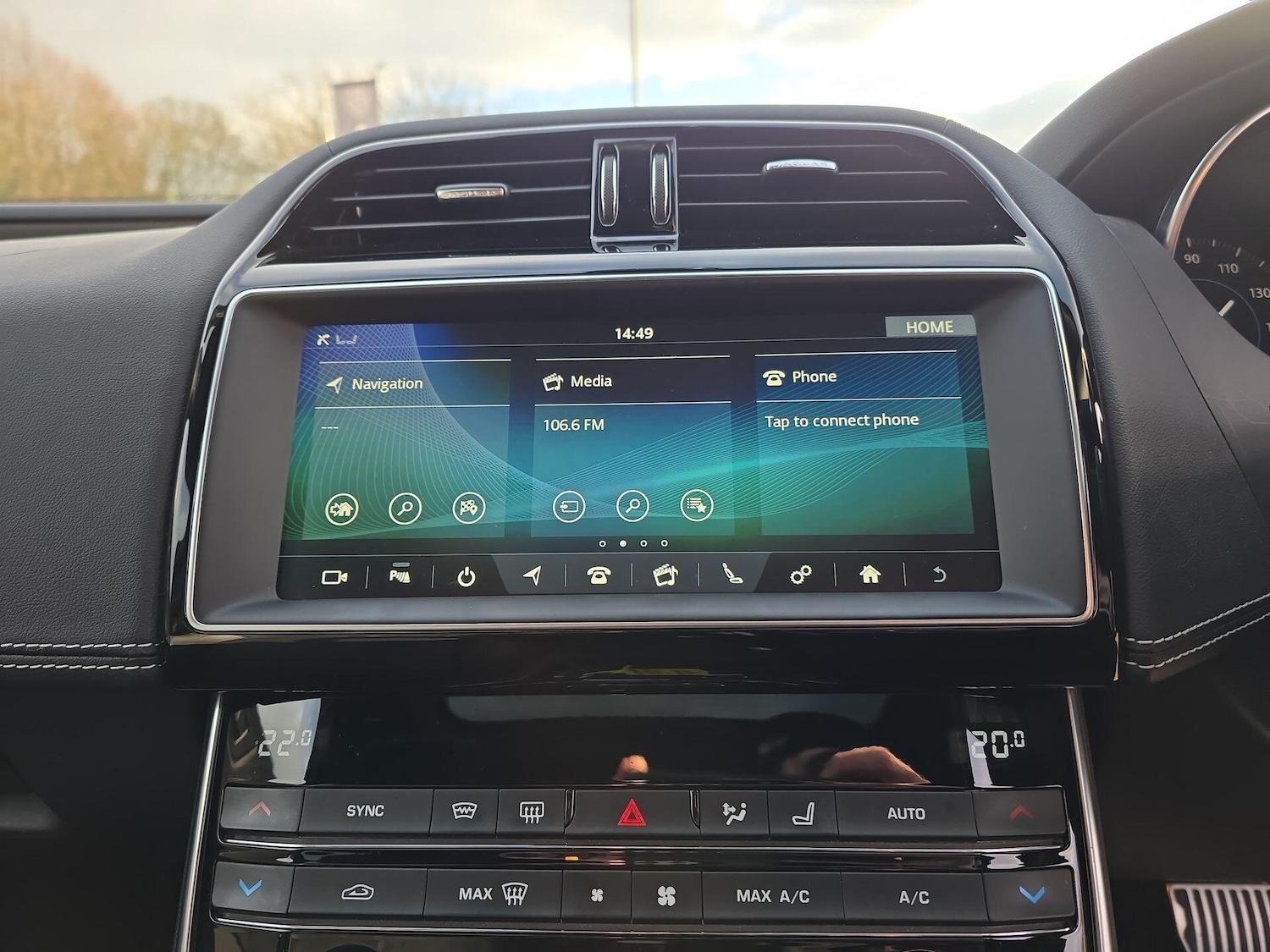 Used Jaguar XE 2018 for sale - 77455057: Photo 4