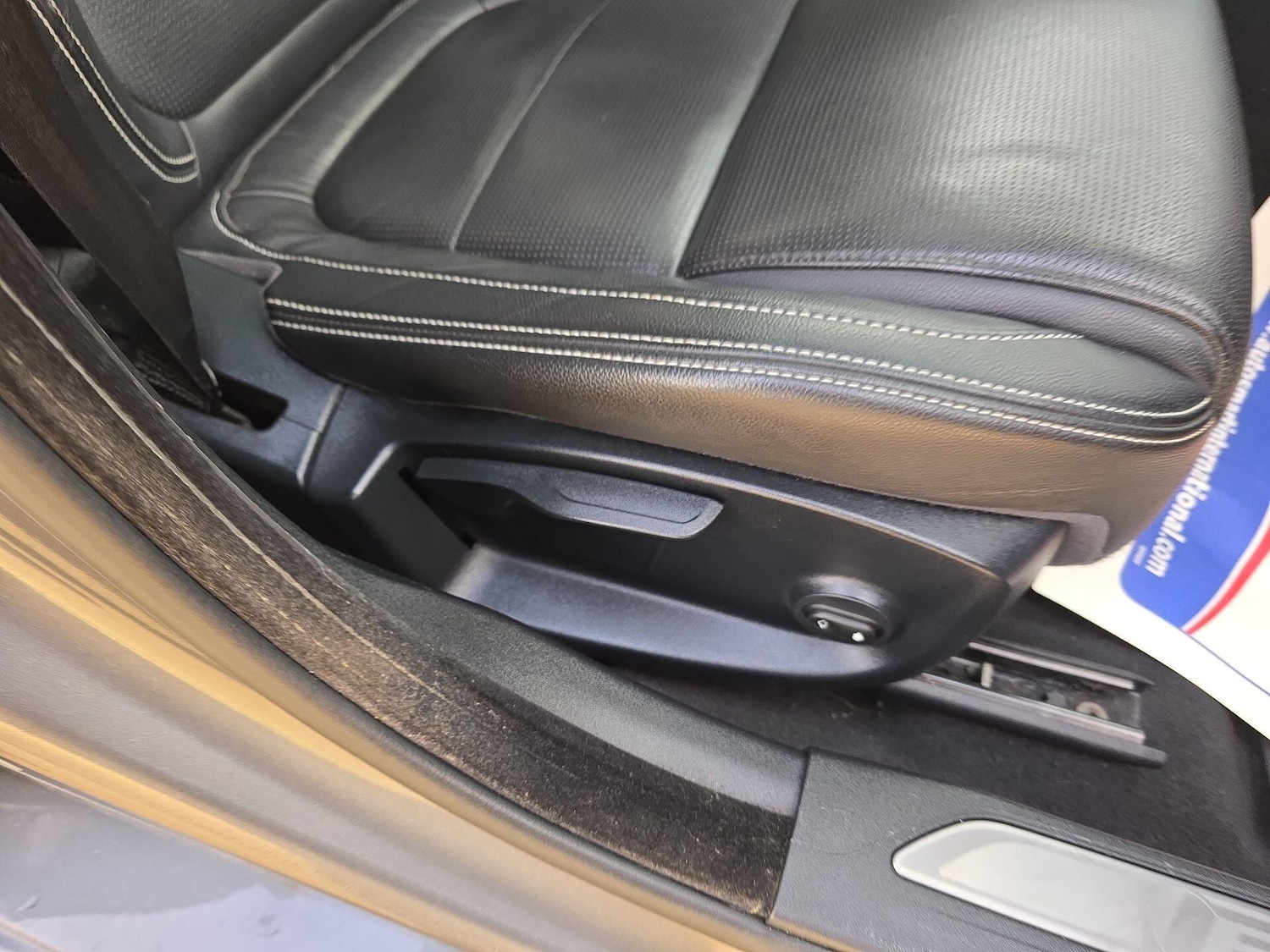 Used Jaguar XE 2018 for sale - 77455057: Photo 6