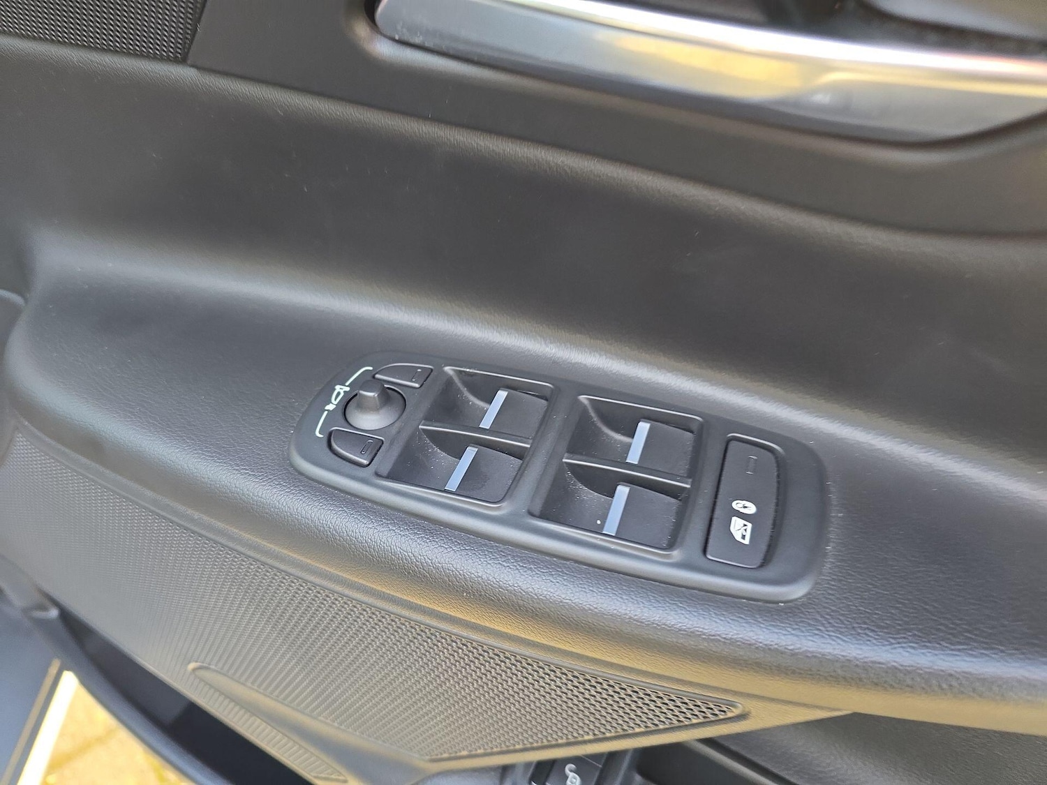 Used Jaguar XE 2018 for sale - 77455057: Photo 7