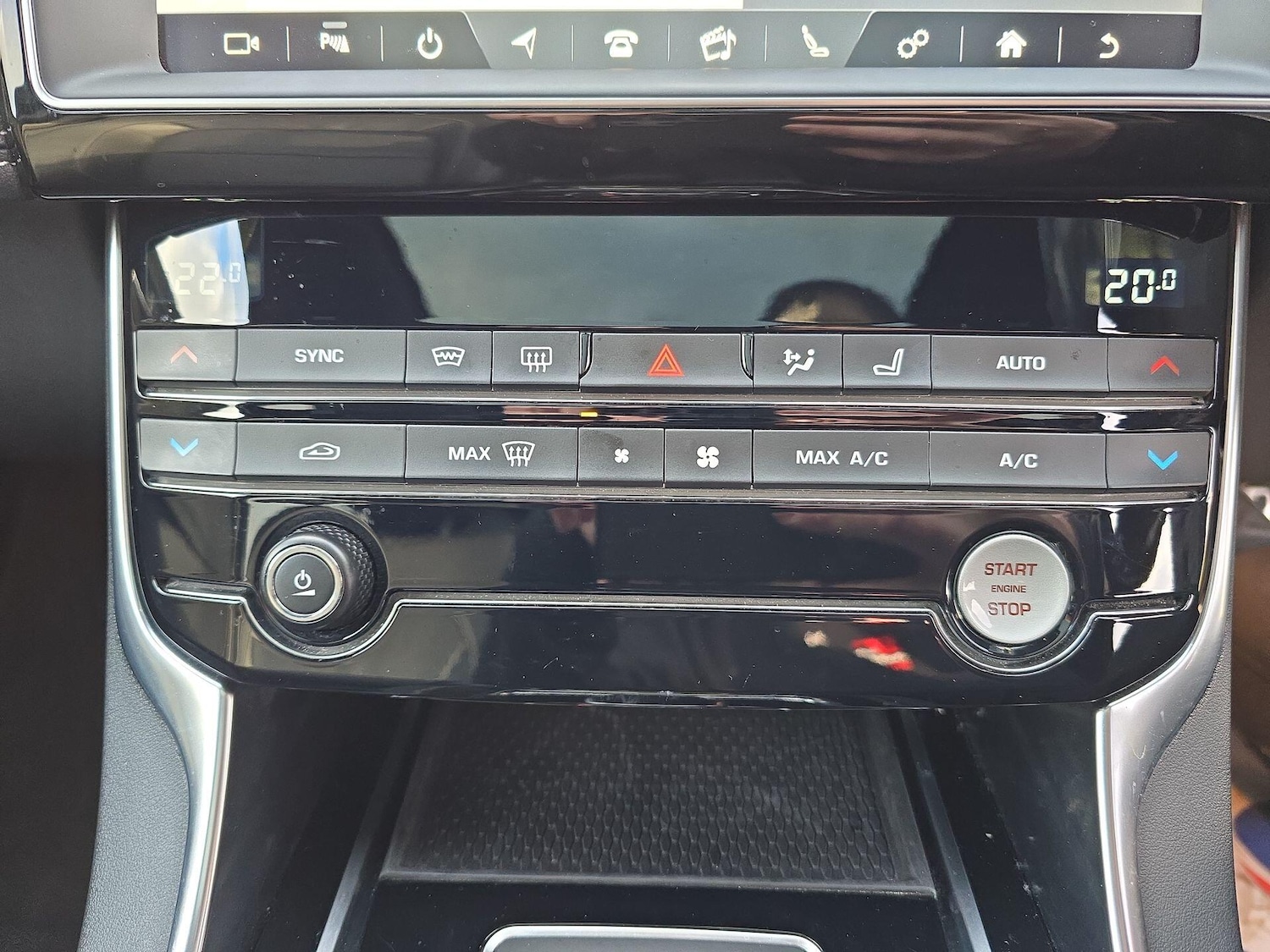 Used Jaguar XE 2018 for sale - 77455057: Photo 9