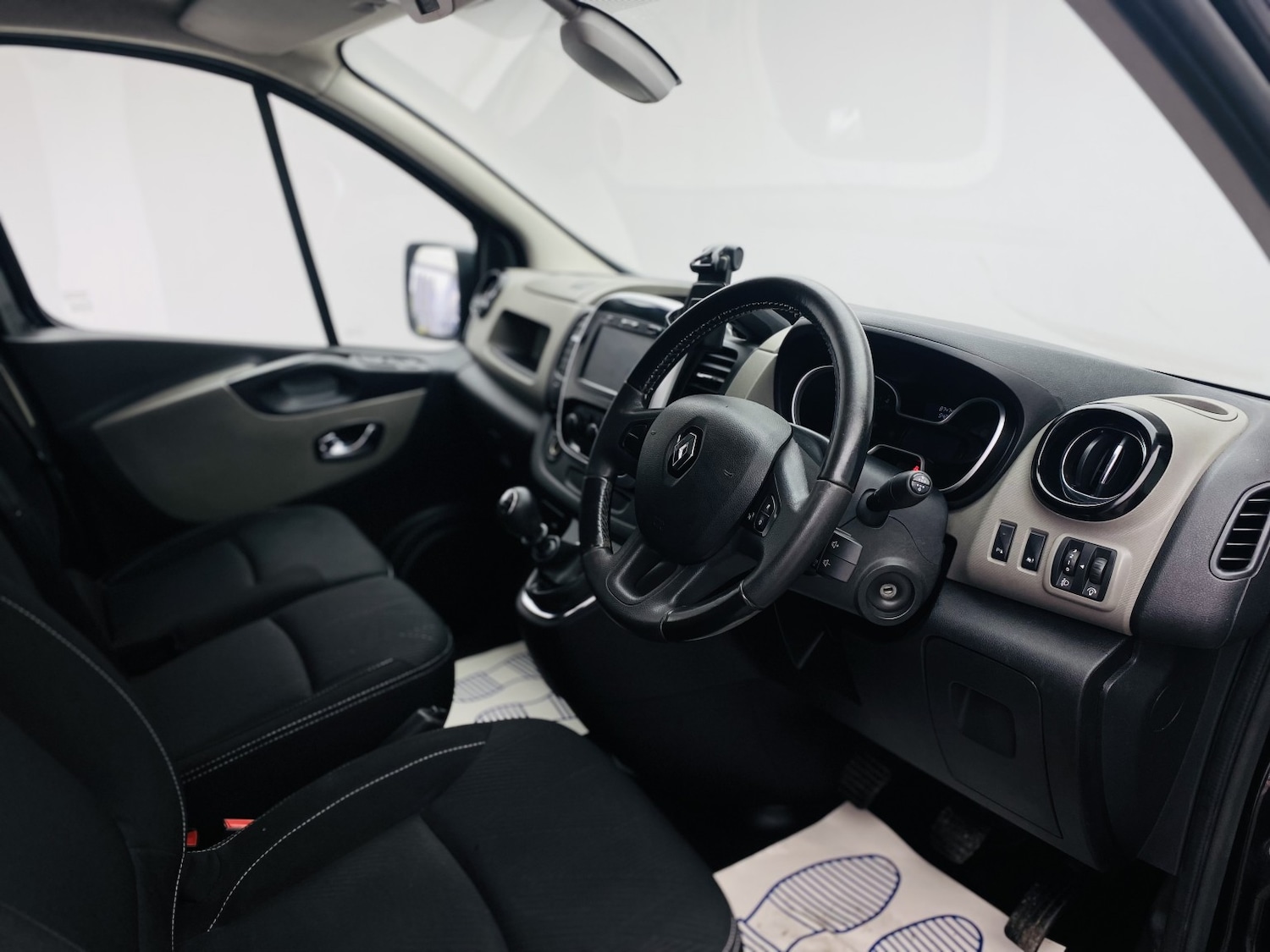 Used Renault Trafic 2019 for sale - 77465788: Photo 2