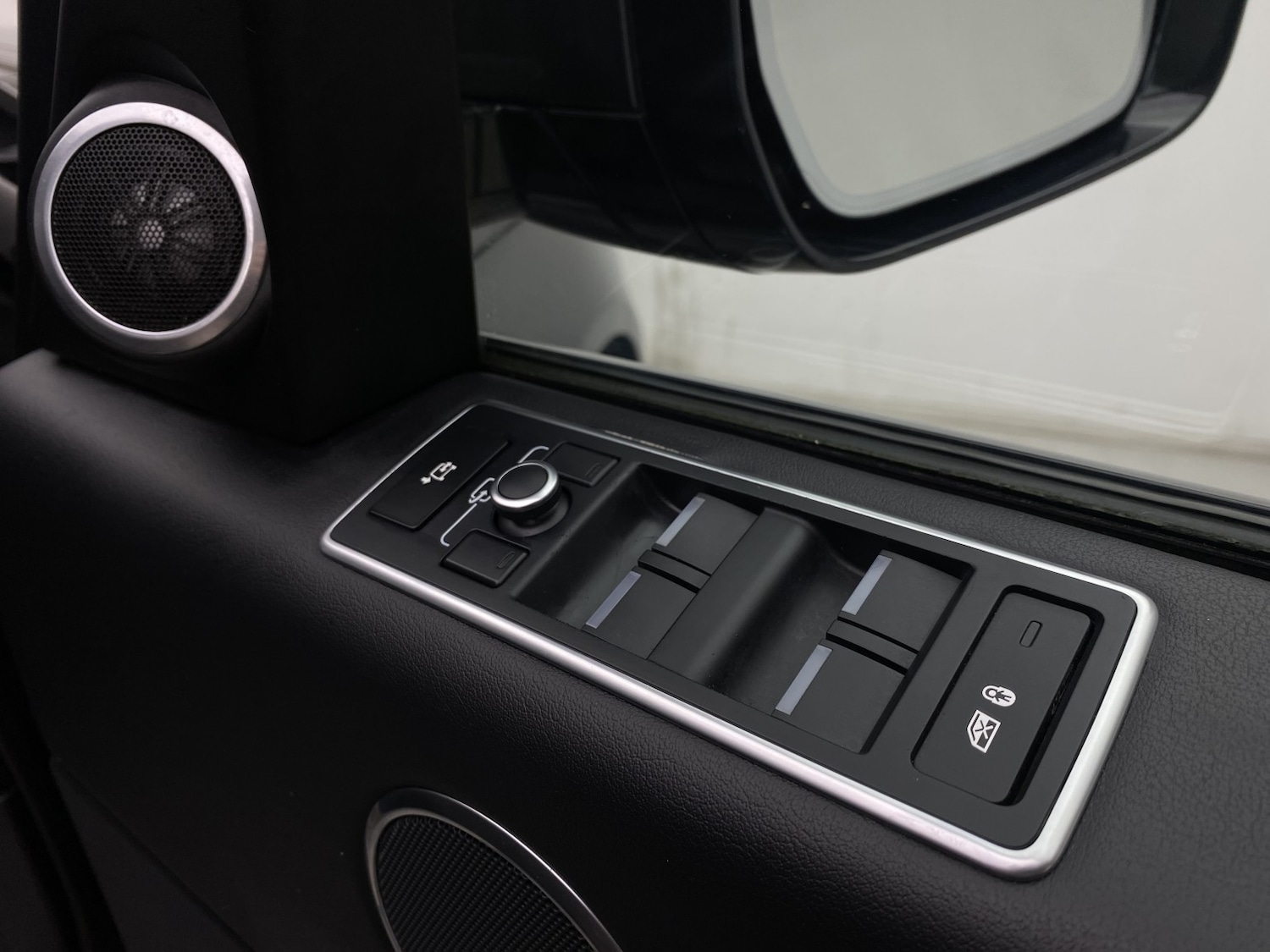 Used Land Rover Range Rover 2015 for sale - 77851259: Photo 51