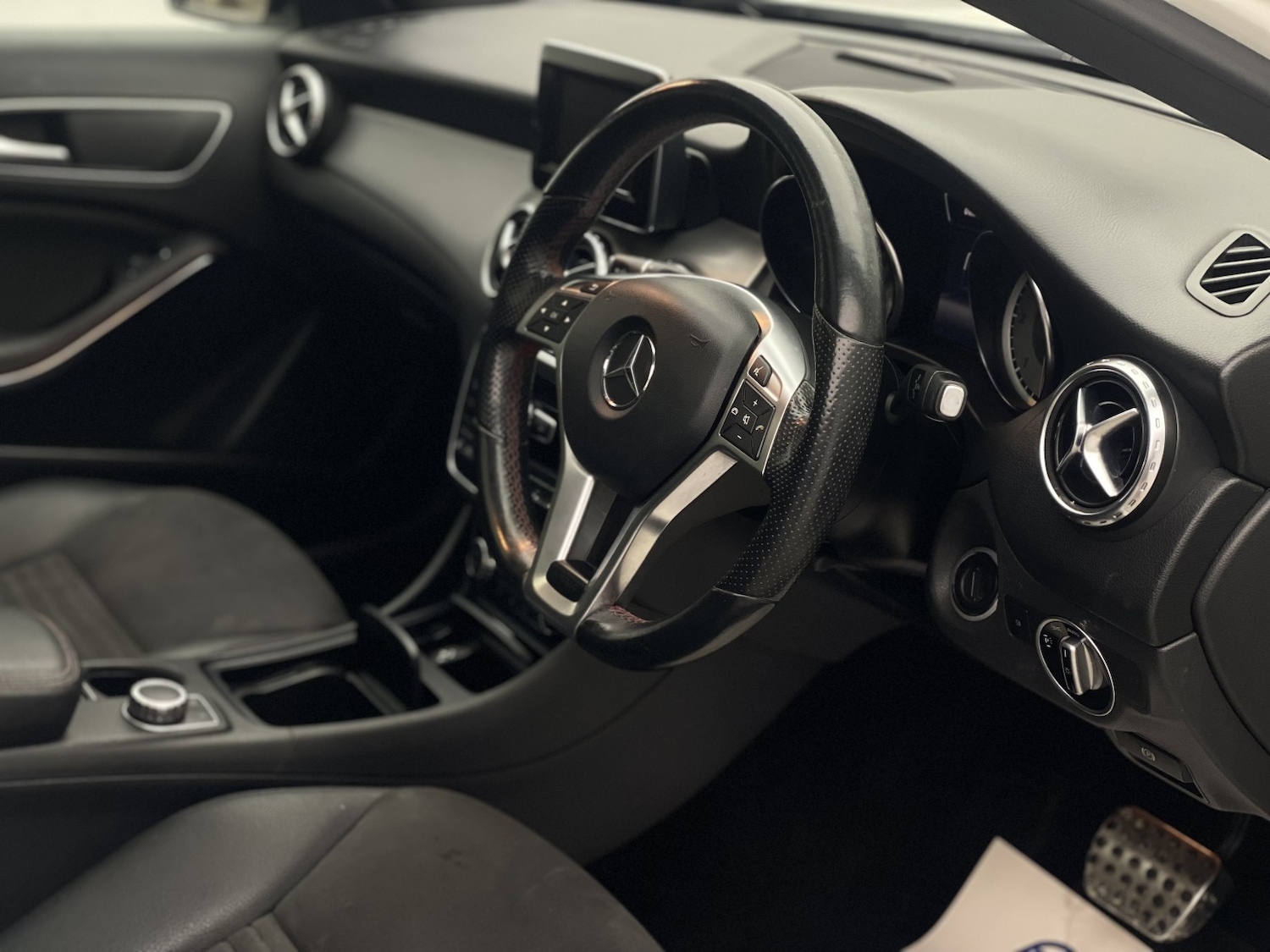 Used Mercedes-Benz GLA 2015 for sale - 77548168: Photo 40