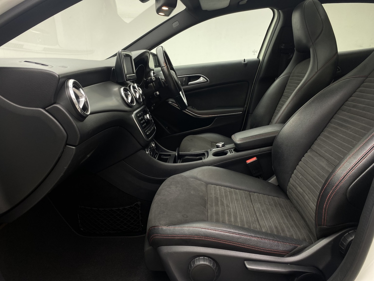 Used Mercedes-Benz GLA 2015 for sale - 77548168: Photo 44