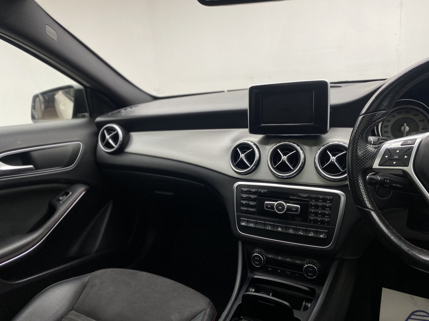 Used Mercedes-Benz GLA 2015 for sale - 77548168: Photo 51