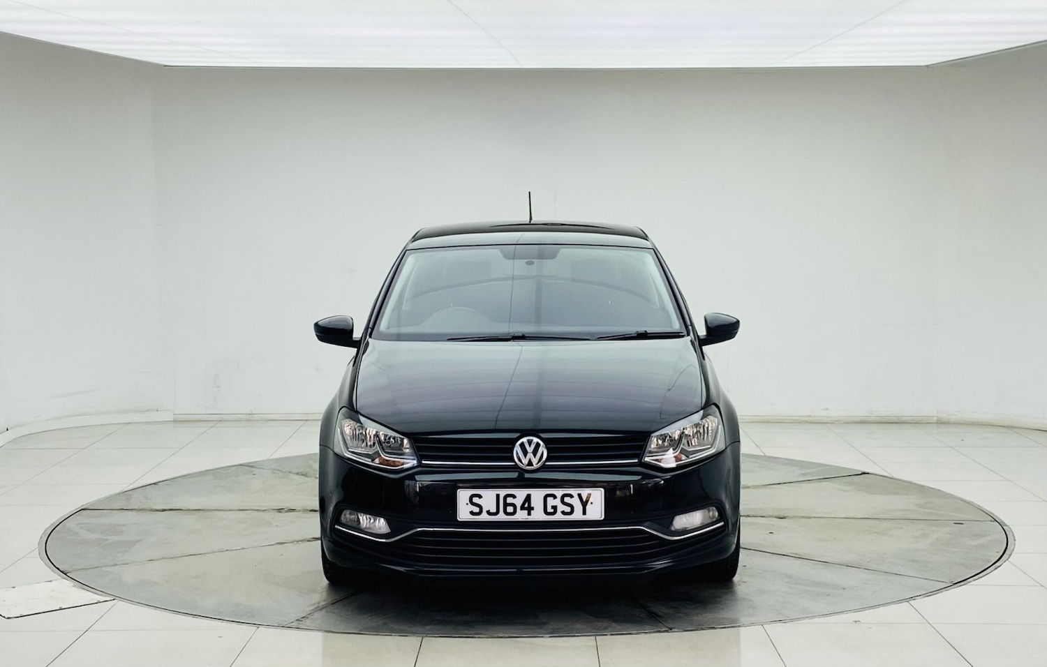 Used Volkswagen Polo 2014 for sale - 77453294: Photo 2