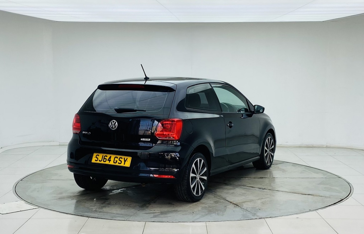 Used Volkswagen Polo 2014 for sale - 77453294: Photo 4