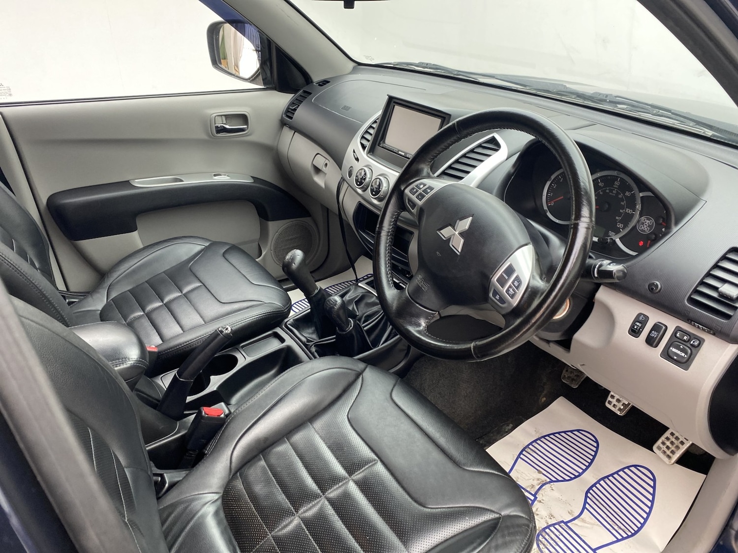 Used Mitsubishi L200 2011 for sale - 78155436: Photo 2