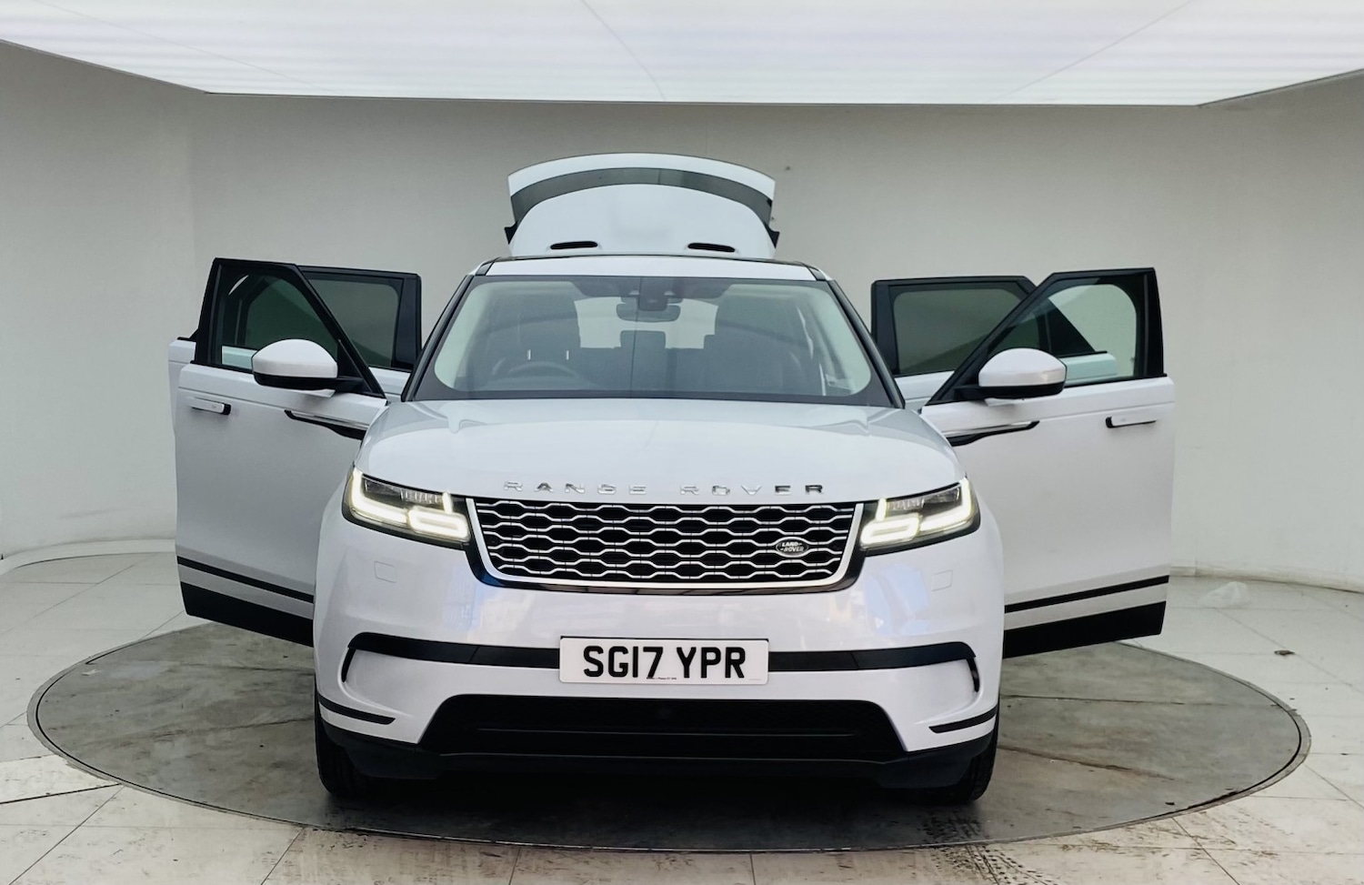 Used Land Rover Range Rover Velar 2017 for sale - 77977111: Photo 11