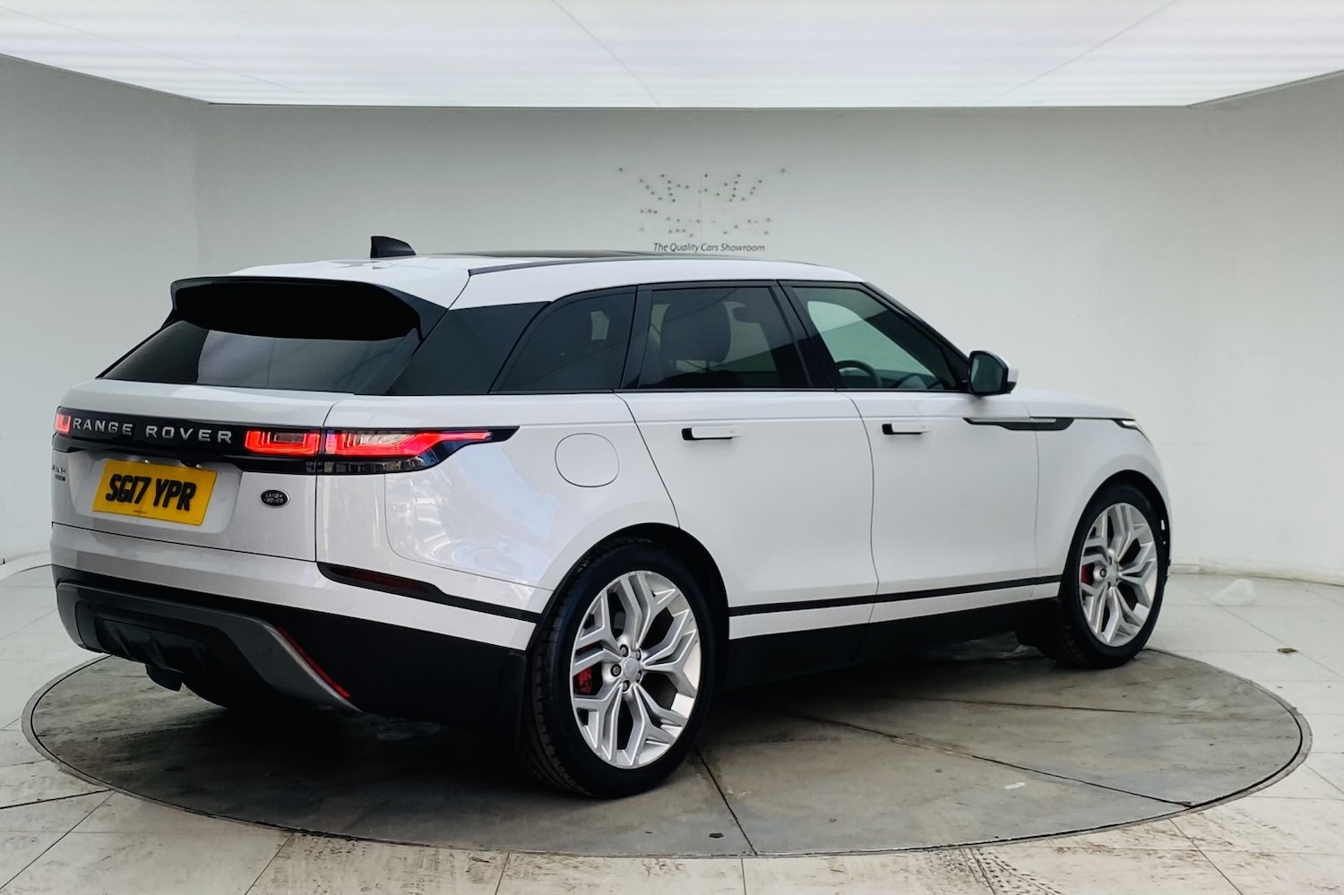 Used Land Rover Range Rover Velar 2017 for sale - 77977111: Photo 4
