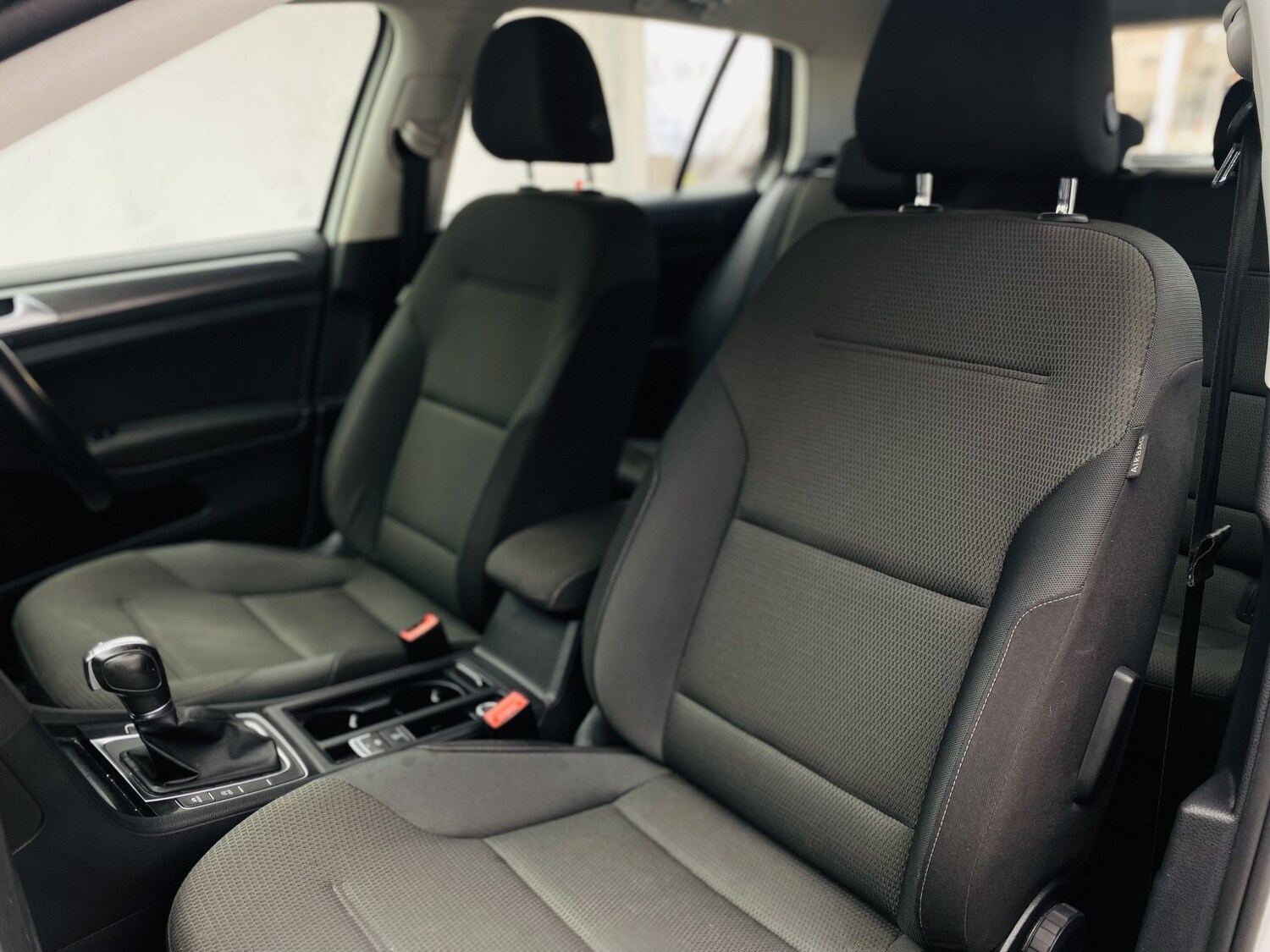 Used Volkswagen Golf 2018 for sale - 77766510: Photo 38