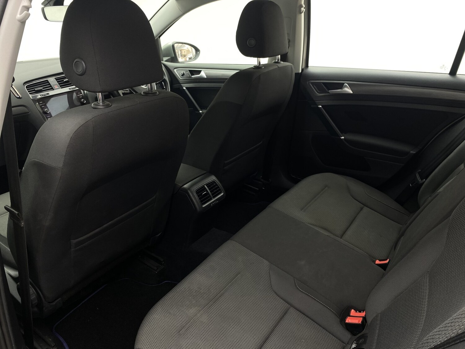 Used Volkswagen Golf 2018 for sale - 77766510: Photo 39