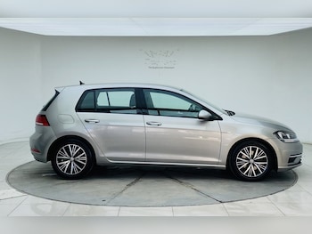 Used Volkswagen Golf 2018 for sale - 77766510: Photo