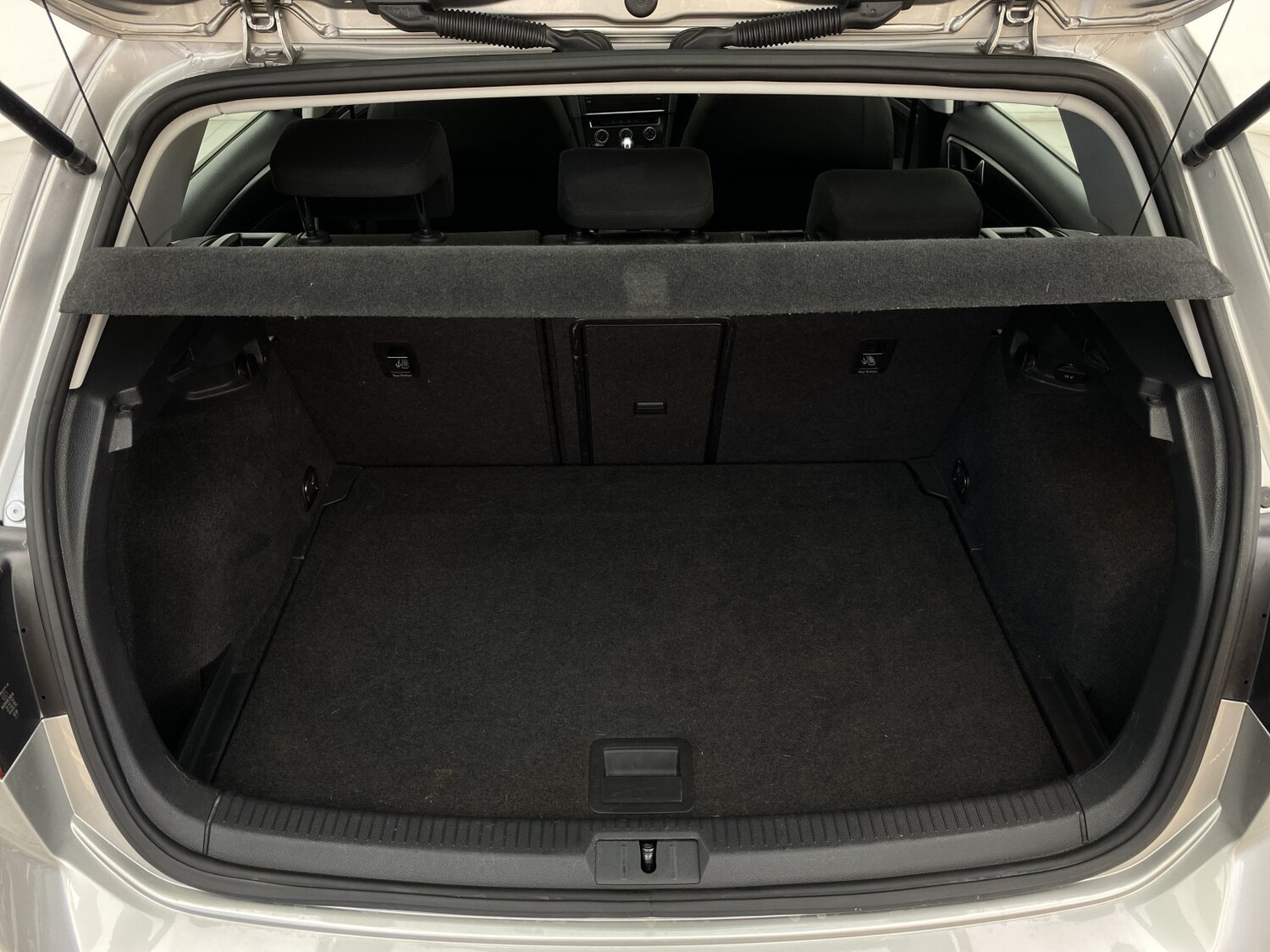 Used Volkswagen Golf 2018 for sale - 77766510: Photo 41