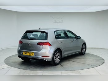 Used Volkswagen Golf 2018 for sale - 77766510: Photo