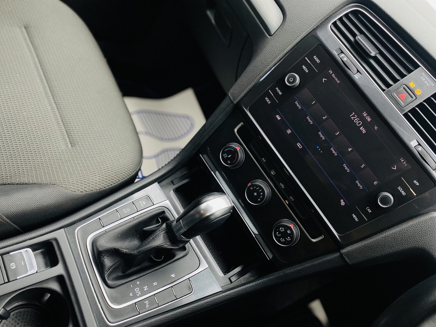 Used Volkswagen Golf 2018 for sale - 77766510: Photo 53