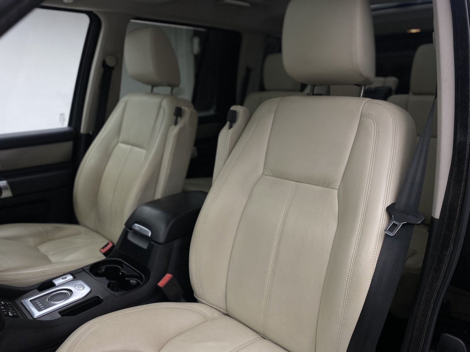 Used Land Rover Discovery 2015 for sale - 77453236: Photo 10