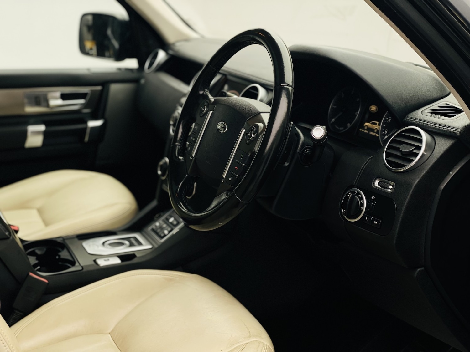 Used Land Rover Discovery 2015 for sale - 77453236: Photo 39