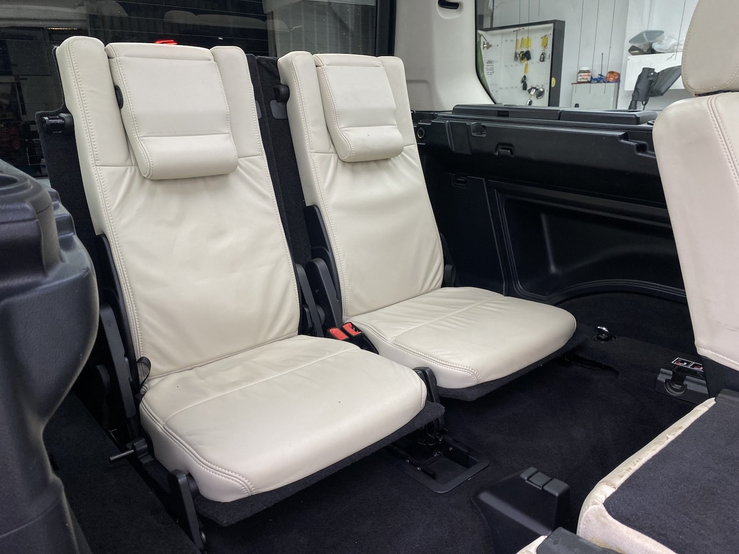 Used Land Rover Discovery 2015 for sale - 77453236: Photo 51