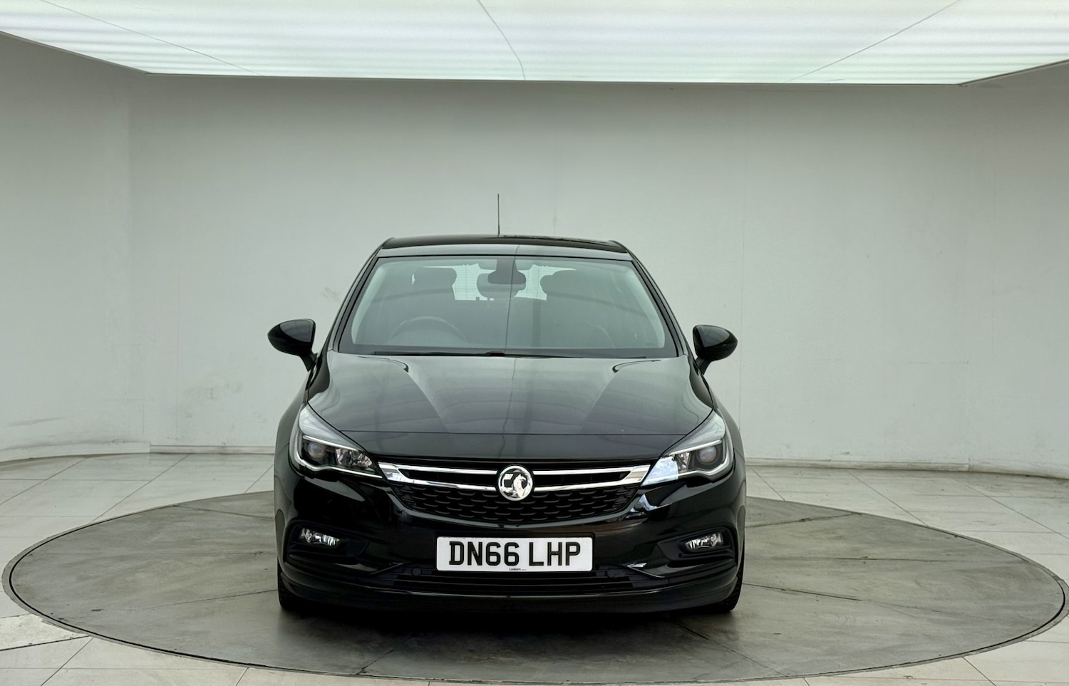 Used Vauxhall Astra 2016 for sale - 77453262: Photo 2