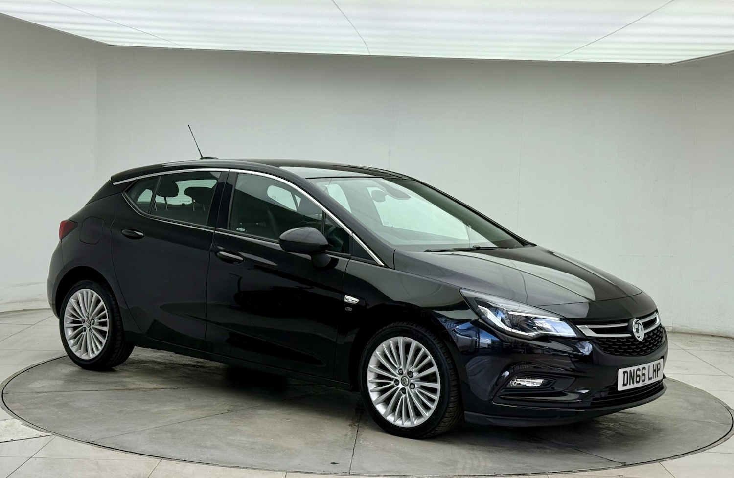 Used Vauxhall Astra 2016 for sale - 77453262: Photo 3