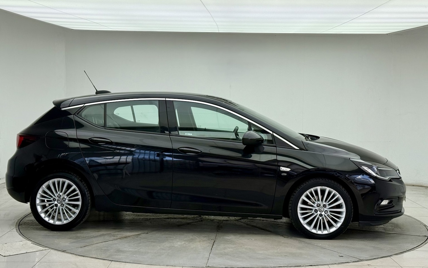 Used Vauxhall Astra 2016 for sale - 77453262: Photo 4